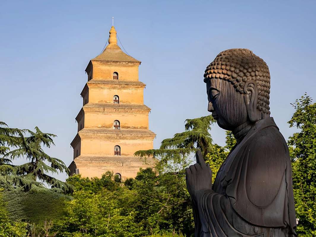 Big Wild Goose Pagoda & Great Tang All Day Mall