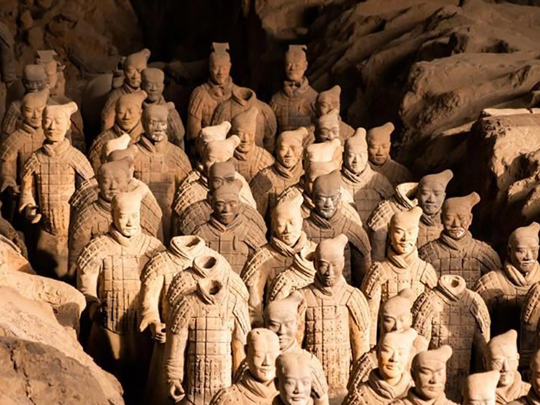 Xi’an Highlights Private Day Tour: Terracotta Warriors, City Wall & Food Adventure